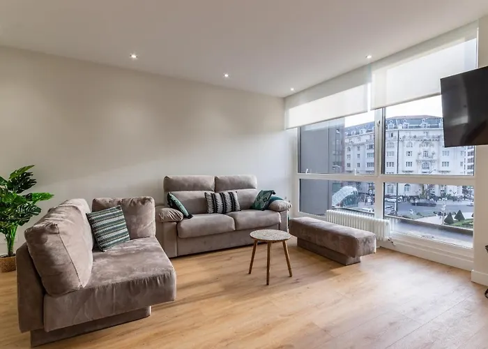 Nuevo Y Luminoso En Plaza Moyua 毕尔巴鄂